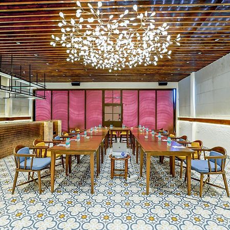 Regal Enclave Hotel Mumbai Exterior photo