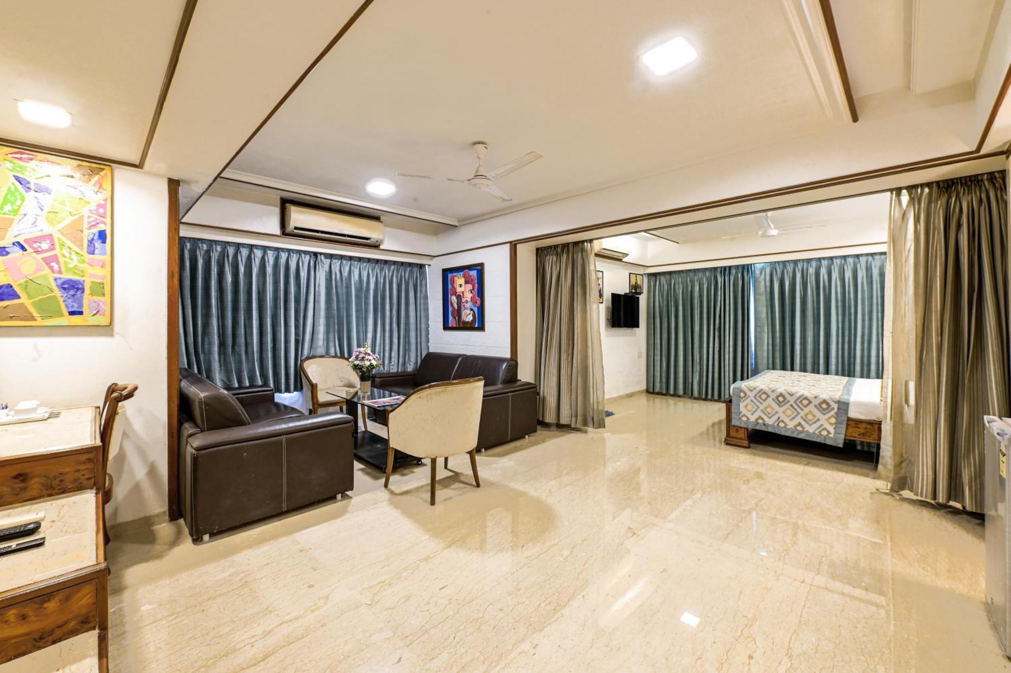 Regal Enclave Hotel Mumbai Exterior photo