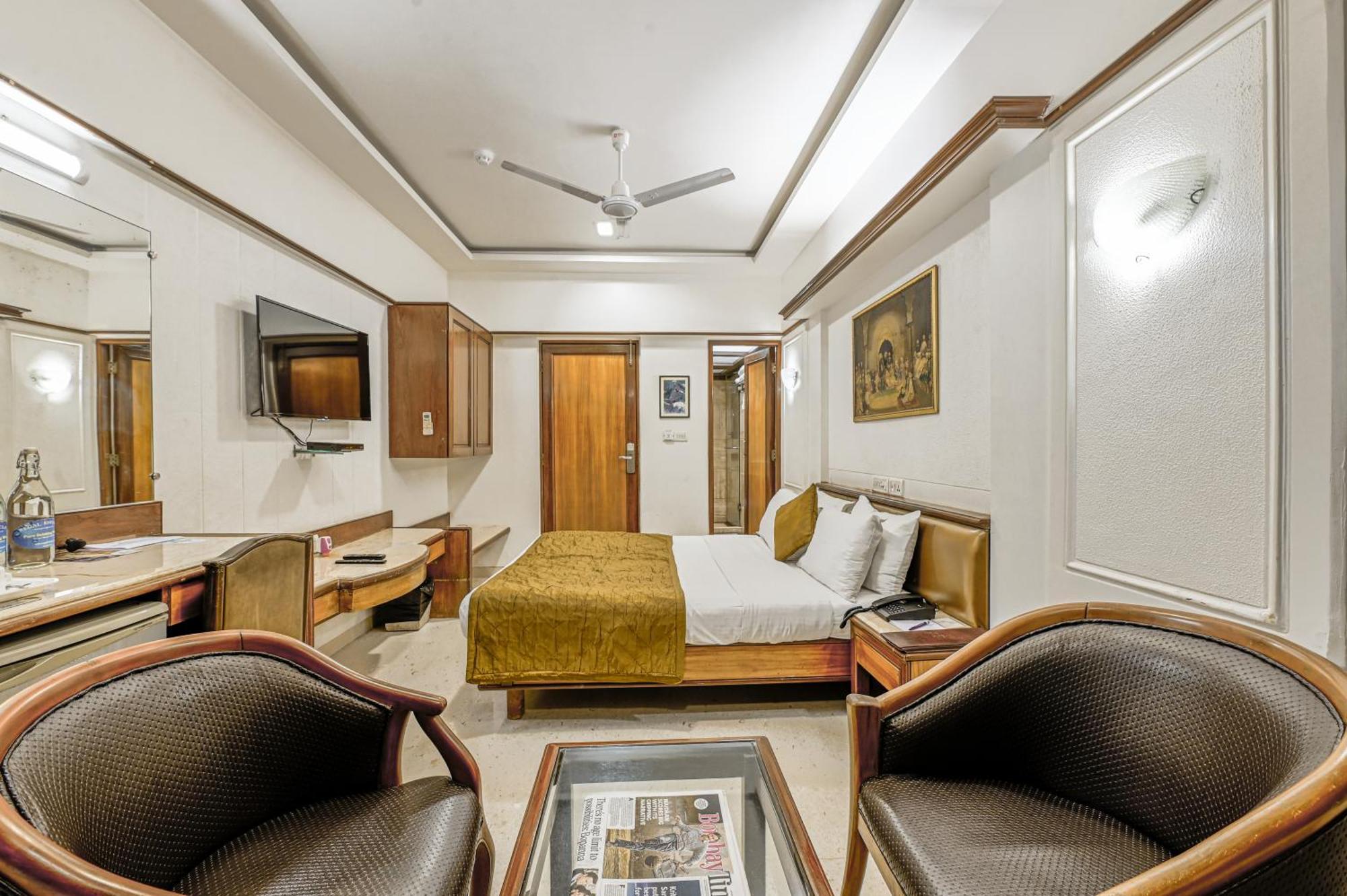 Regal Enclave Hotel Mumbai Exterior photo