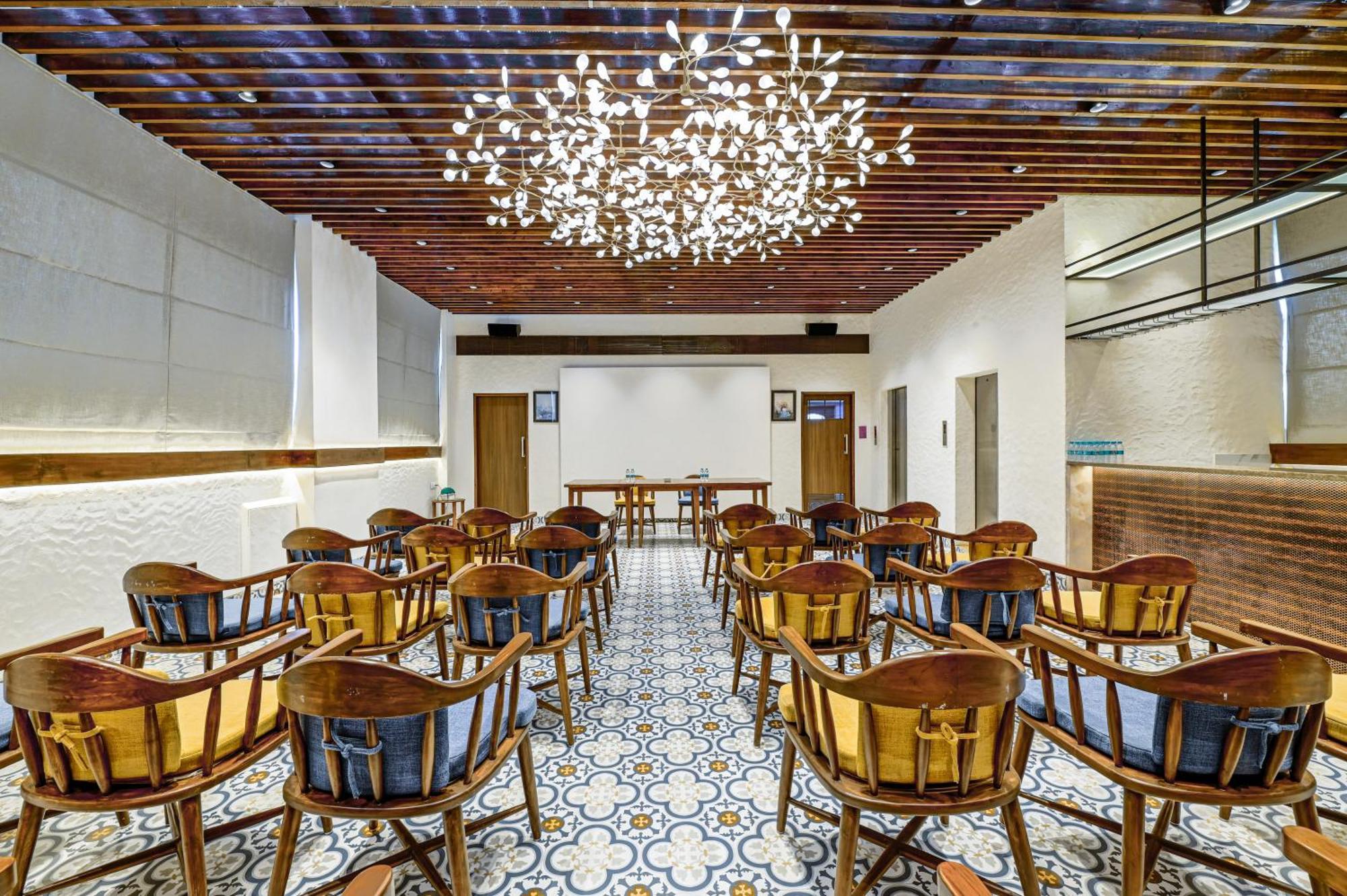 Regal Enclave Hotel Mumbai Exterior photo
