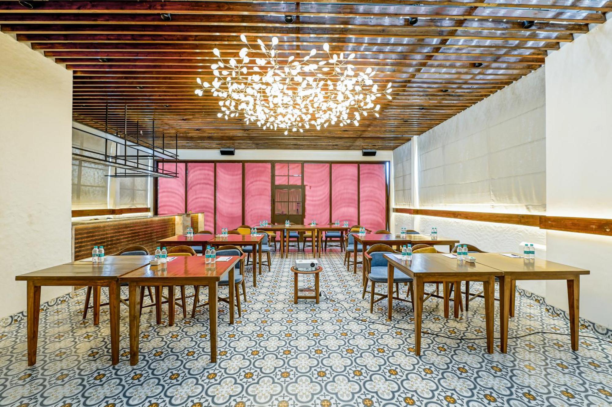 Regal Enclave Hotel Mumbai Exterior photo